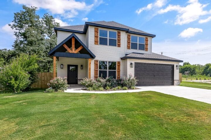 Property Photo:  2 Hebrides Circle  AR 72715 