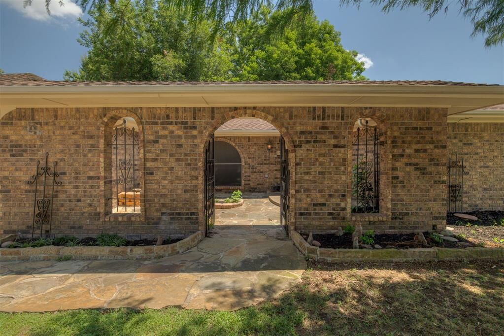 Property Photo:  9508 S Trafalgar Drive  OK 73139 