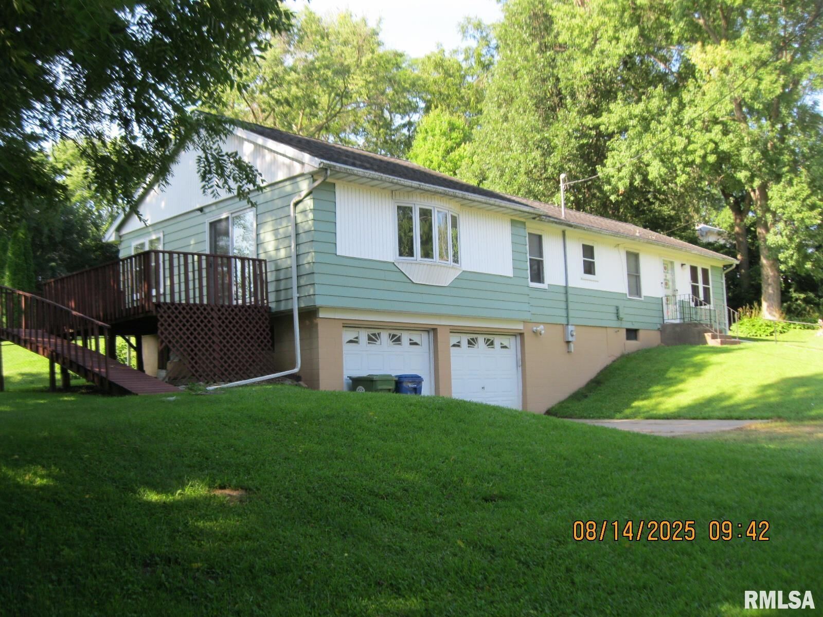 Property Photo: 1015 Buell Avenue IA 52732