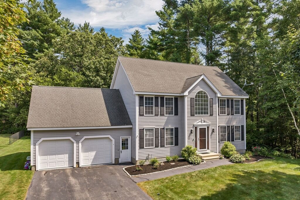Property Photo:  4 Sunblaze  NH 03062 