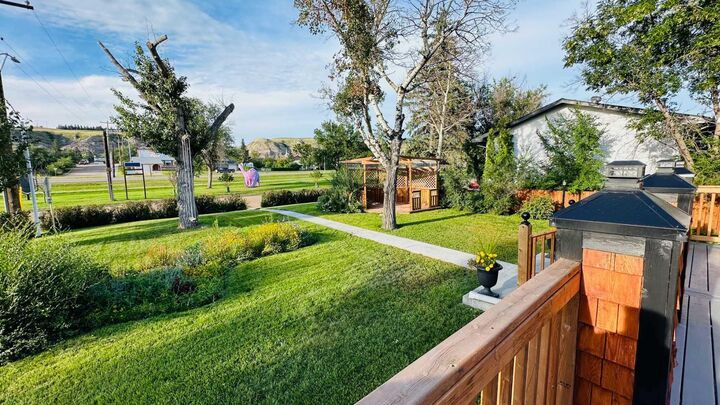 Property Photo:  1507 2 Avenue NW  AB T0J 0Y1 