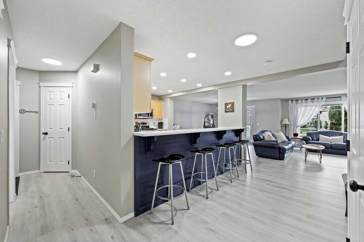 Property Photo:  254 Evanscreek Court NW  AB T3P 1H4 