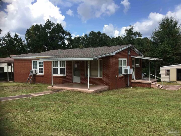 Property Photo: 410 Hariston Rd FL 32577