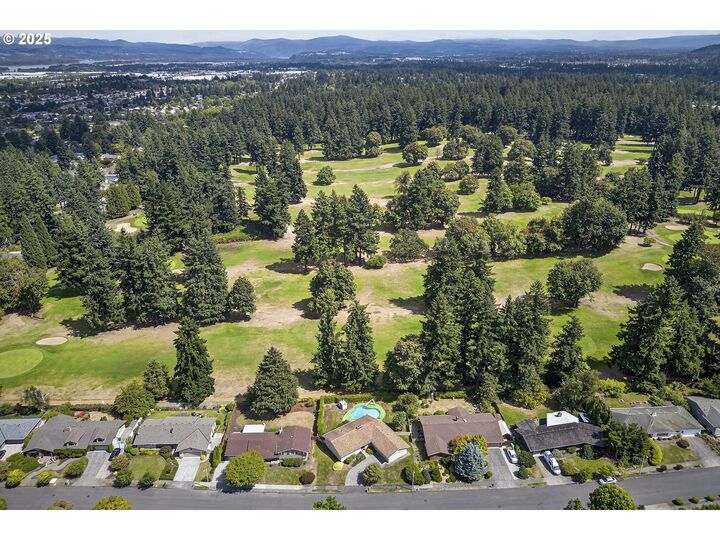 Property Photo:  1228 NE 137th Ave  OR 97230 