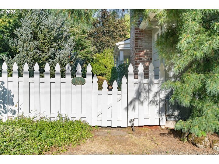 Property Photo:  7076 SW Rice Ct  OR 97223 