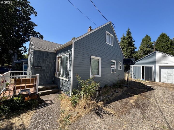 Property Photo:  1335 Lee St SE  OR 97302 