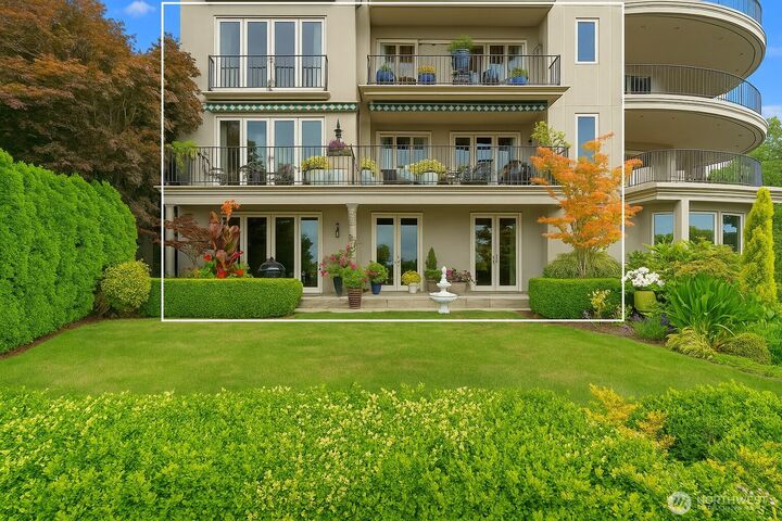 Property Photo: 115 Lake Avenue W 102 WA 98033