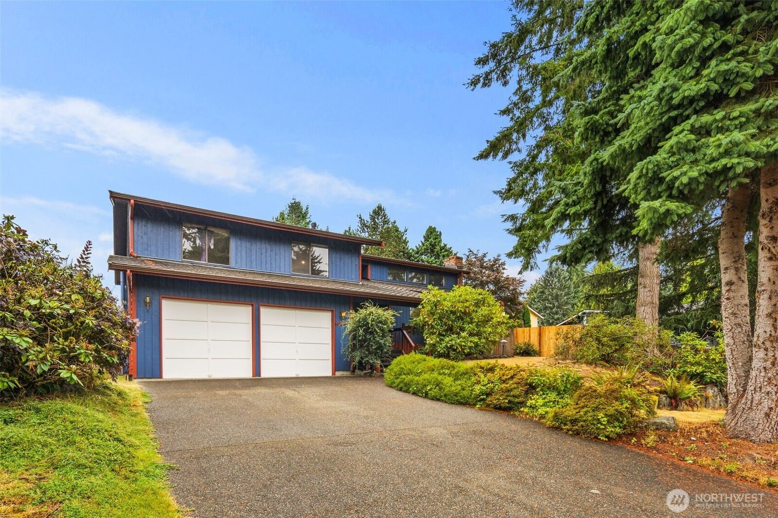 Property Photo: 15915 SE 166th Pl WA 98058