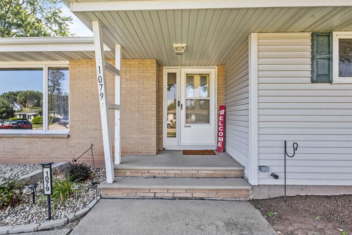 Property Photo: 1079 Meadow Lane WI 54956-3936