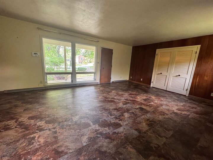 Property Photo: 505 Meadowbrook Road IN 47374