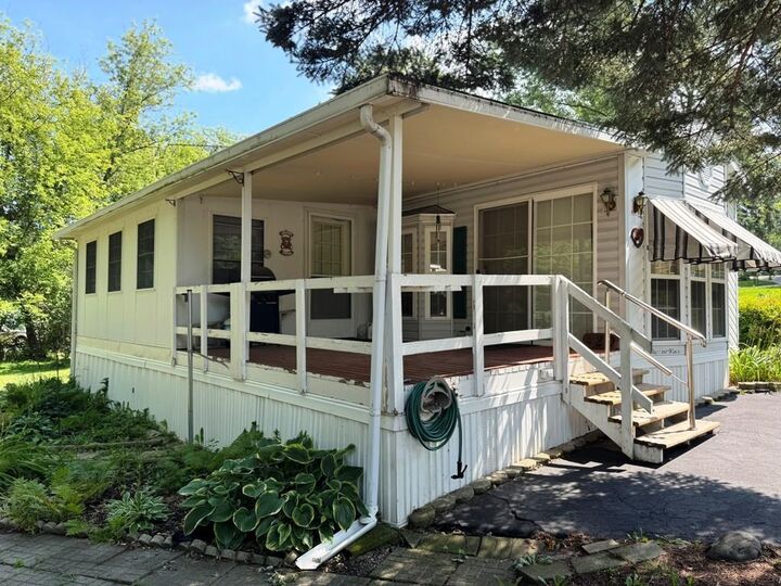 Property Photo:  420 Skyline Drive  WI 53534 