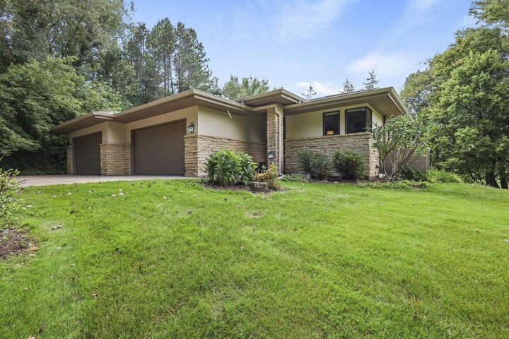 Property Photo:  106 Aspen Glen Drive  WI 53588 