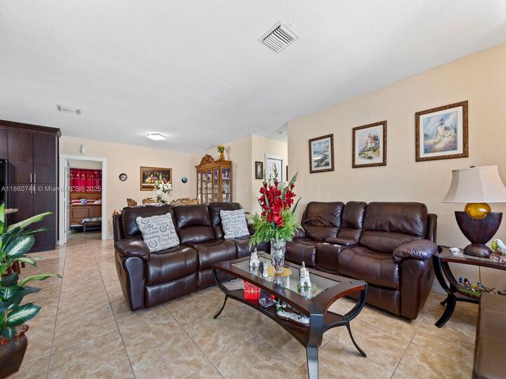 Property Photo:  545 NW 10th St  FL 33030 