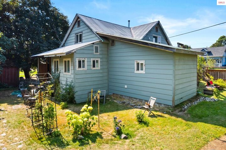 Property Photo:  404 N Main St  ID 83811 