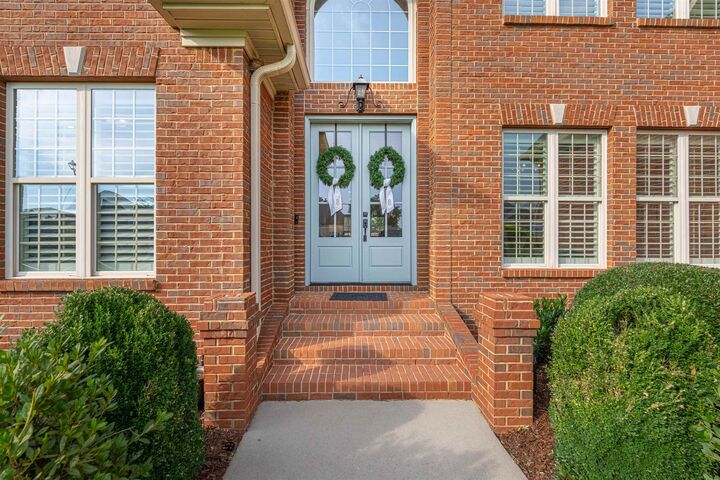 Property Photo:  1611 Brentwood  AL 35661 - MUSCLE S 