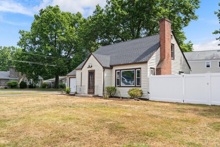 Property Photo:  98 Rockwell Avenue  CT 06062 