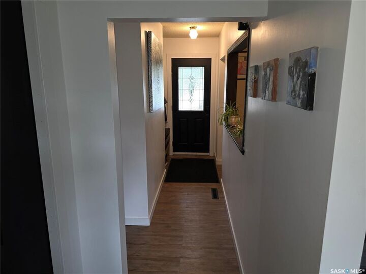 Property Photo:  213 9th Street E  SK S0A 4T0 