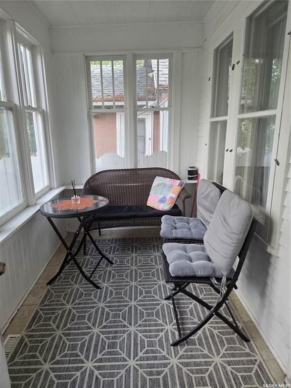 Property Photo:  810 Cameron Street  SK S4T 2S3 
