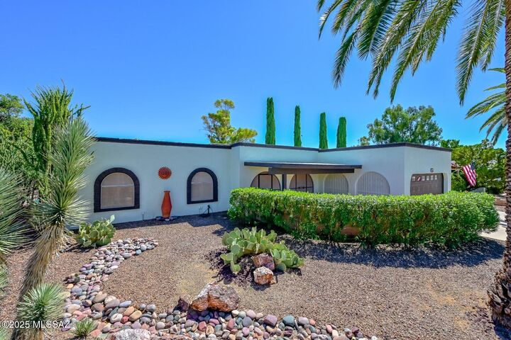 Property Photo:  934 N Abrego Drive  AZ 85614 