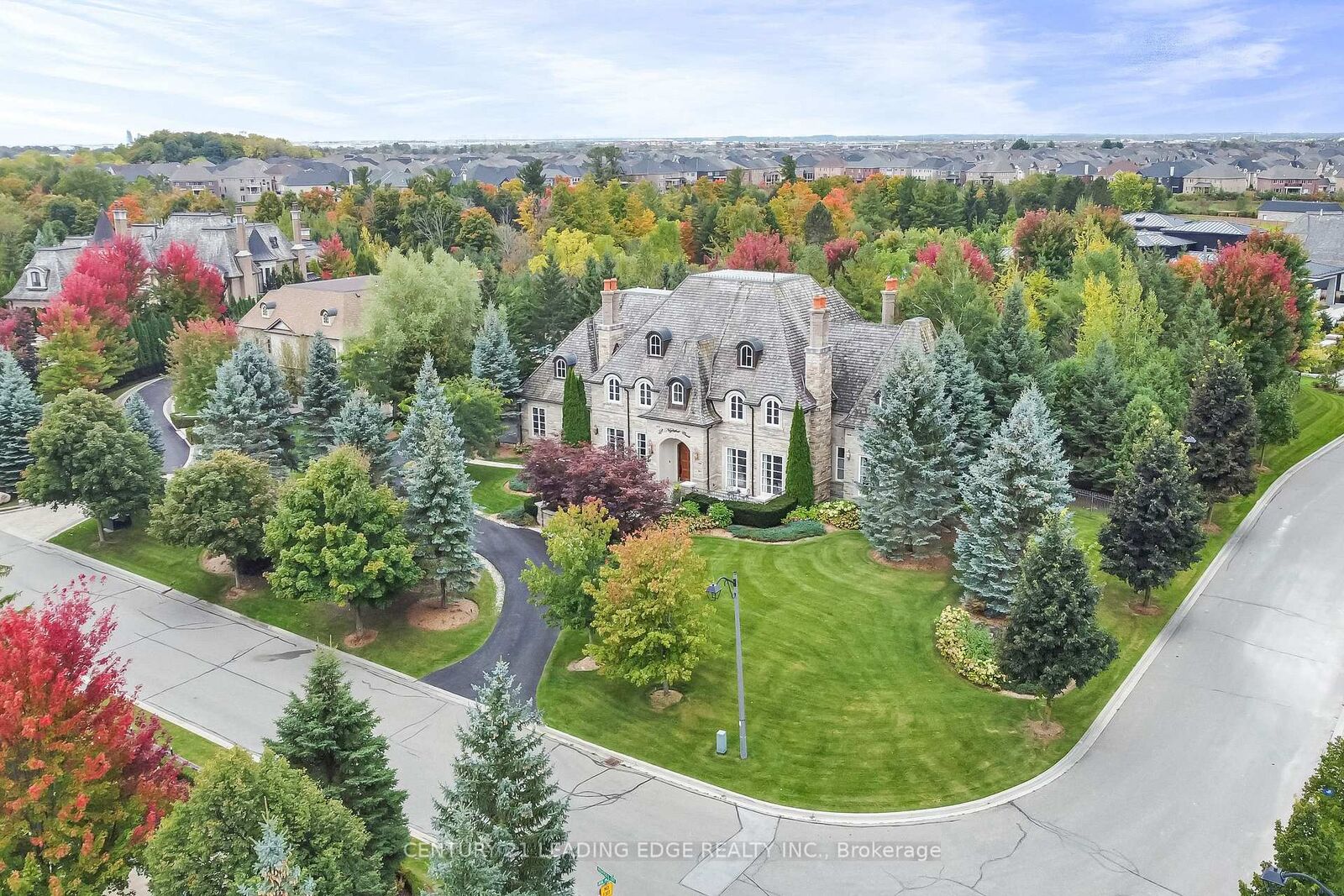 Property Photo:  2 Nightfall Court  ON L4N 3N5 