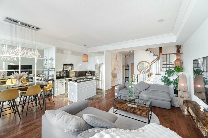 3939 Duke Of York Boulevard Ph1  Mississauga ON L5B 4N2 photo