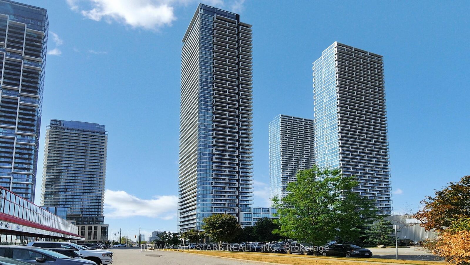 Property Photo:  950 Portage Parkway 5003  ON L4K 0J7