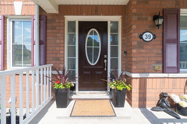 Property Photo: 39 Fenchurch Drive ON L7A 4G1