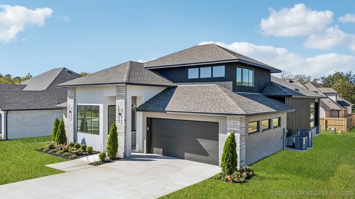 Property Photo:  2039 E 129th Place  OK 74037 