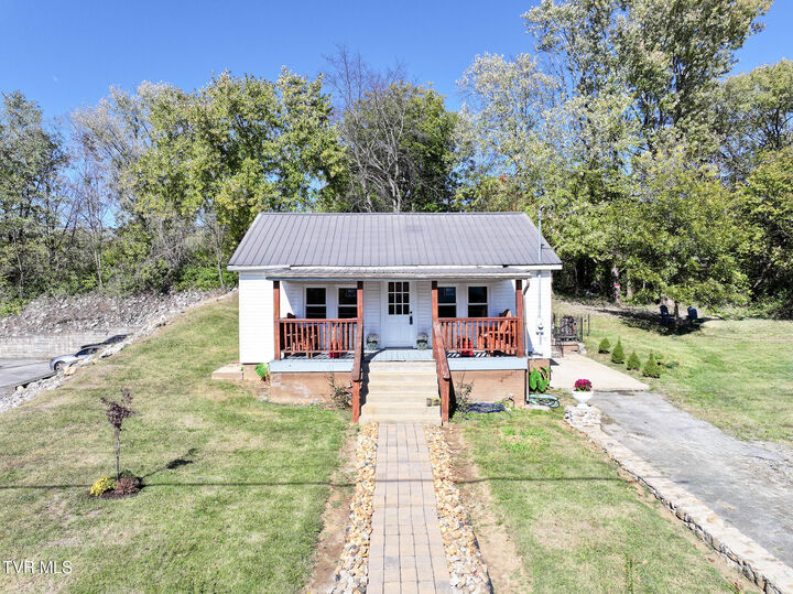 Property Photo:  413 East Bernard Avenue  TN 37745