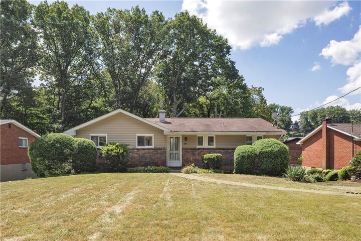 446 Amherst Ave  Moon/Crescent Twp PA 15108 photo