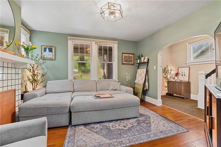 Property Photo:  916 Baldwin St  PA 15234 