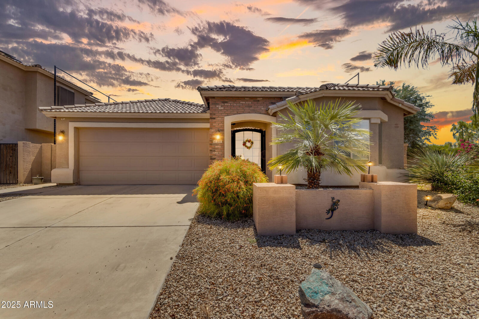 Property Photo:  21111 E Aspen Valley Drive  AZ 85142 