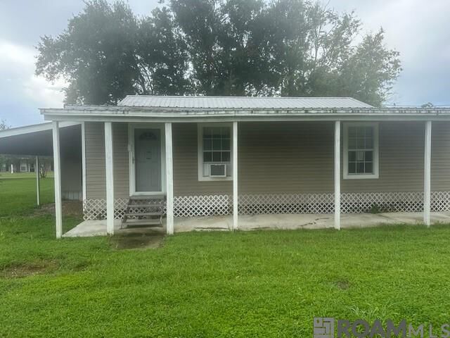 Property Photo: 130 Millien Dr LA 70346