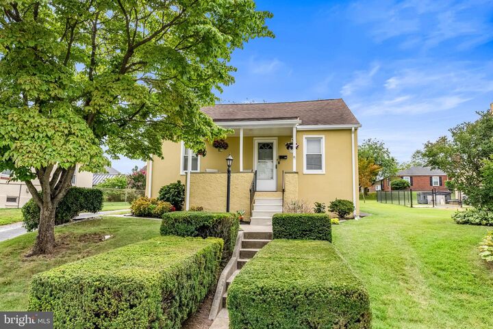 Property Photo:  810 Montgomery Avenue  PA 19460 