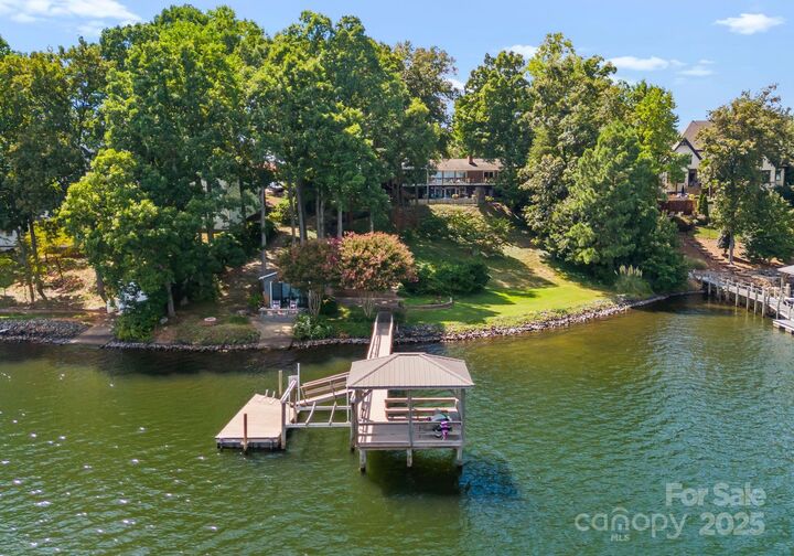 Property Photo:  16318 Belle Isle Drive  NC 28031 