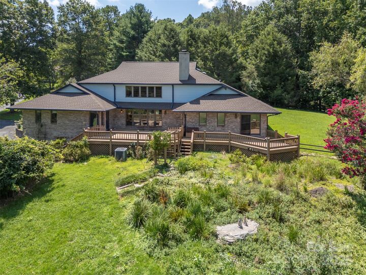 Property Photo: 26 Canter Court NC 28742