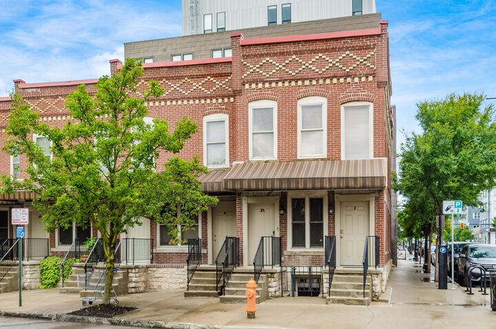 Property Photo: 2 Clark Place OH 43201