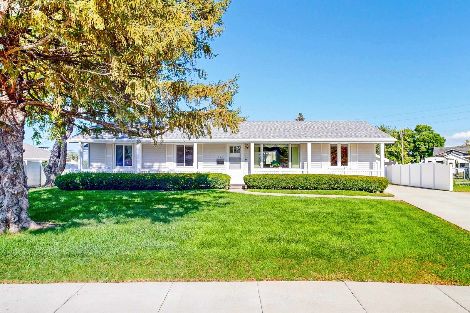 Property Photo:  129 E Parkway  NE 68601