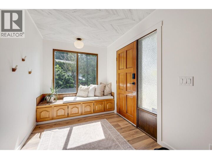Property Photo:  1590 Willow Crescent  BC V1Y 4K3 