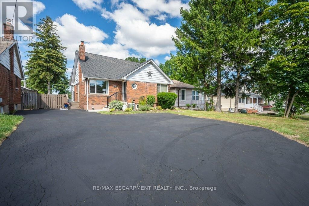 Property Photo: 480 Mohawk Road West ON L9C 1X4
