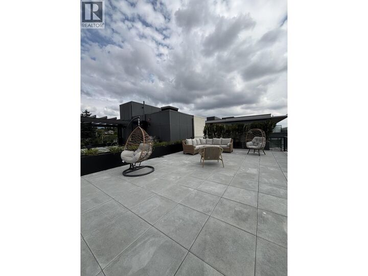 Property Photo:  422 E 3rd Street 309  BC V7L 0K1 