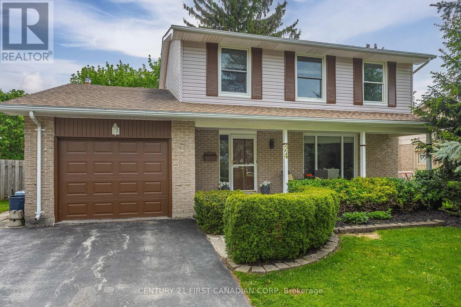 Property Photo:  24 Bartlett Crescent  ON N6K 1W4 