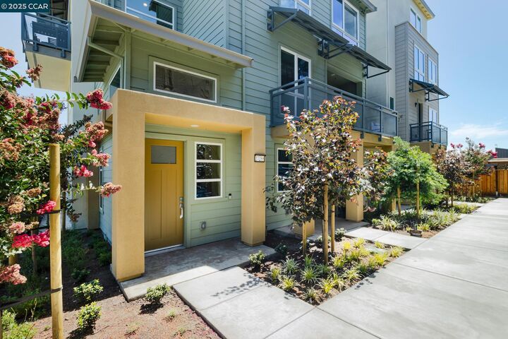 Property Photo: 27260 Cosmo Ct CA 94541