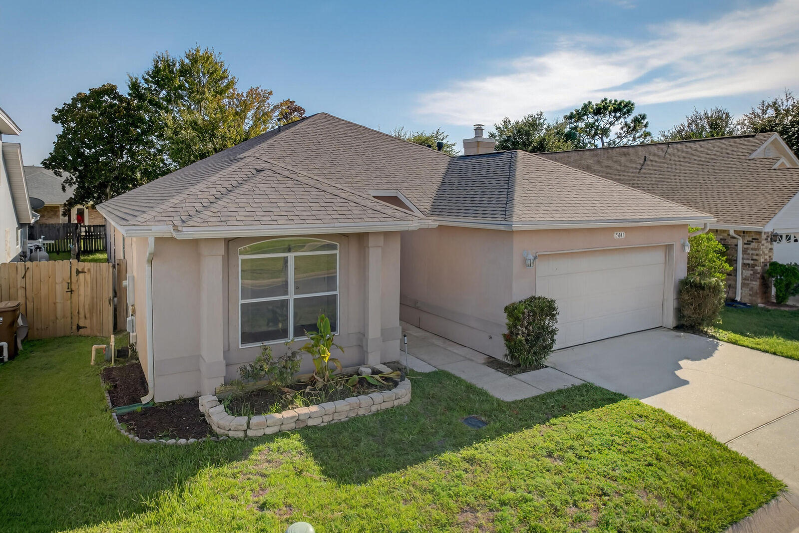 Property Photo:  9641 Leeward Way  FL 32566 