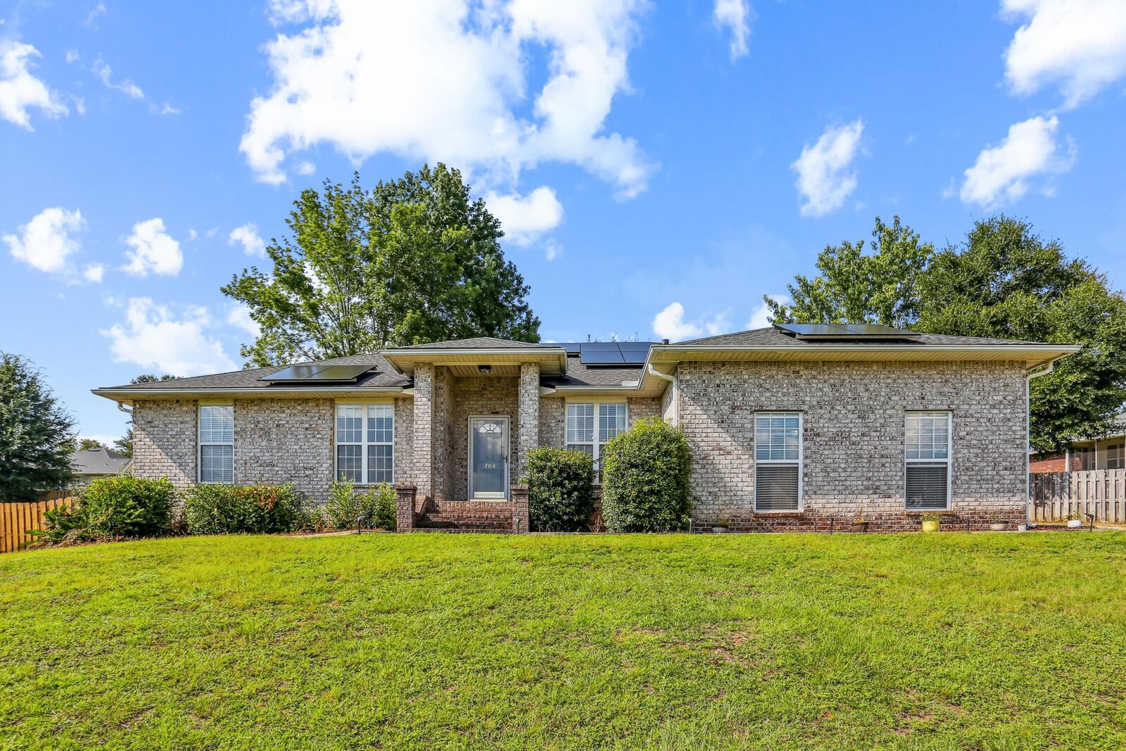 Property Photo: 704 Denise Drive FL 32536