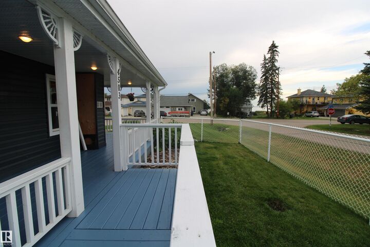 4503 50 Avenue  Rural Lac Ste. Anne County AB T0E 0A0 photo