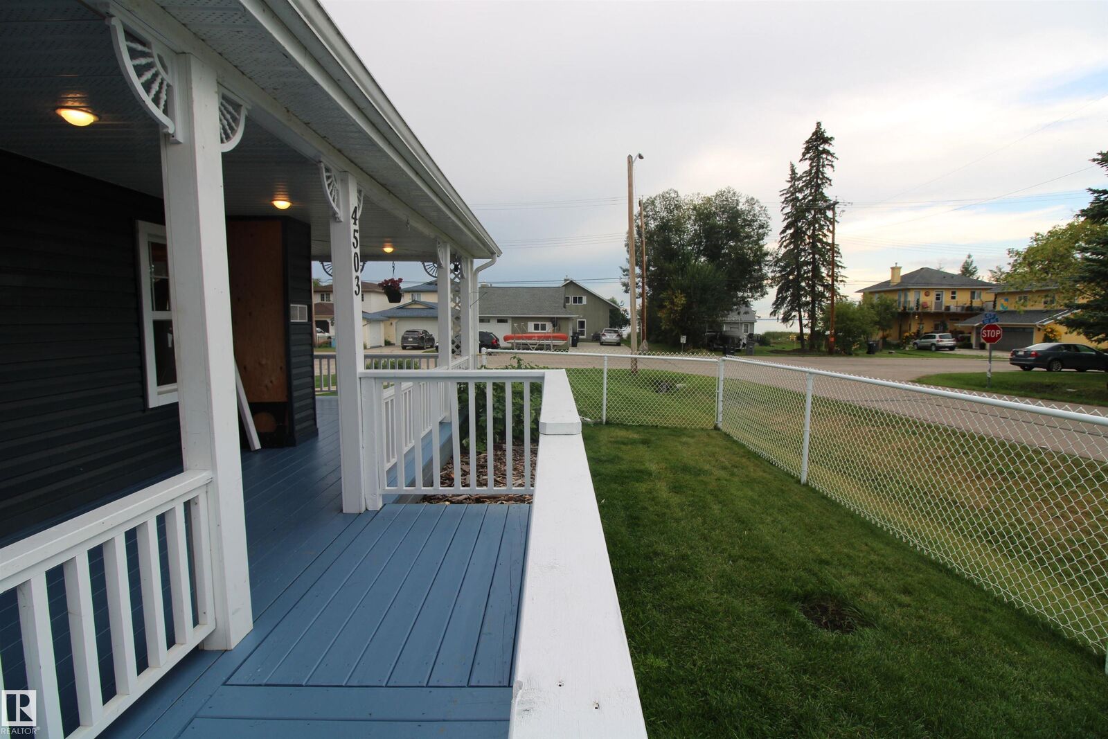 Property Photo: 4503 50 Avenue AB T0E 0A0