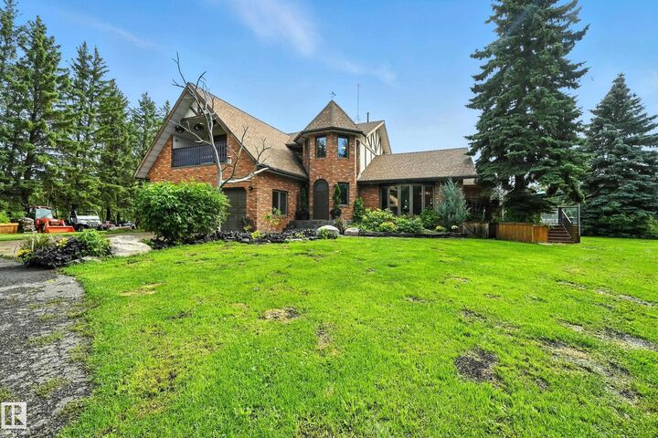 Property Photo: 16815 41 Avenue SW AB T6Y 0H9