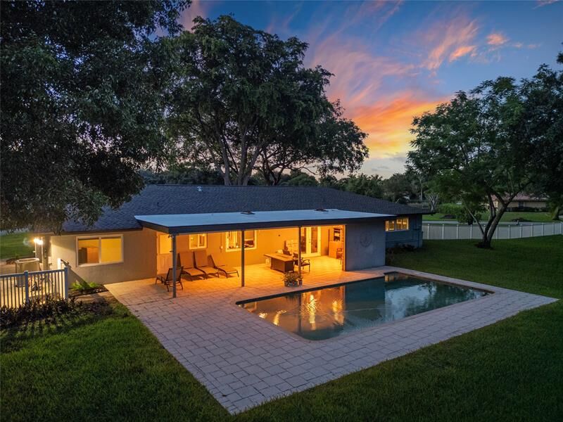 Property Photo: 4000 109th Ave FL 33328
