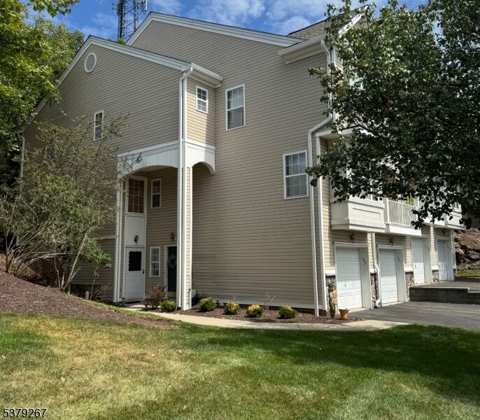 Property Photo: 132 Summit Rdg NJ 07442